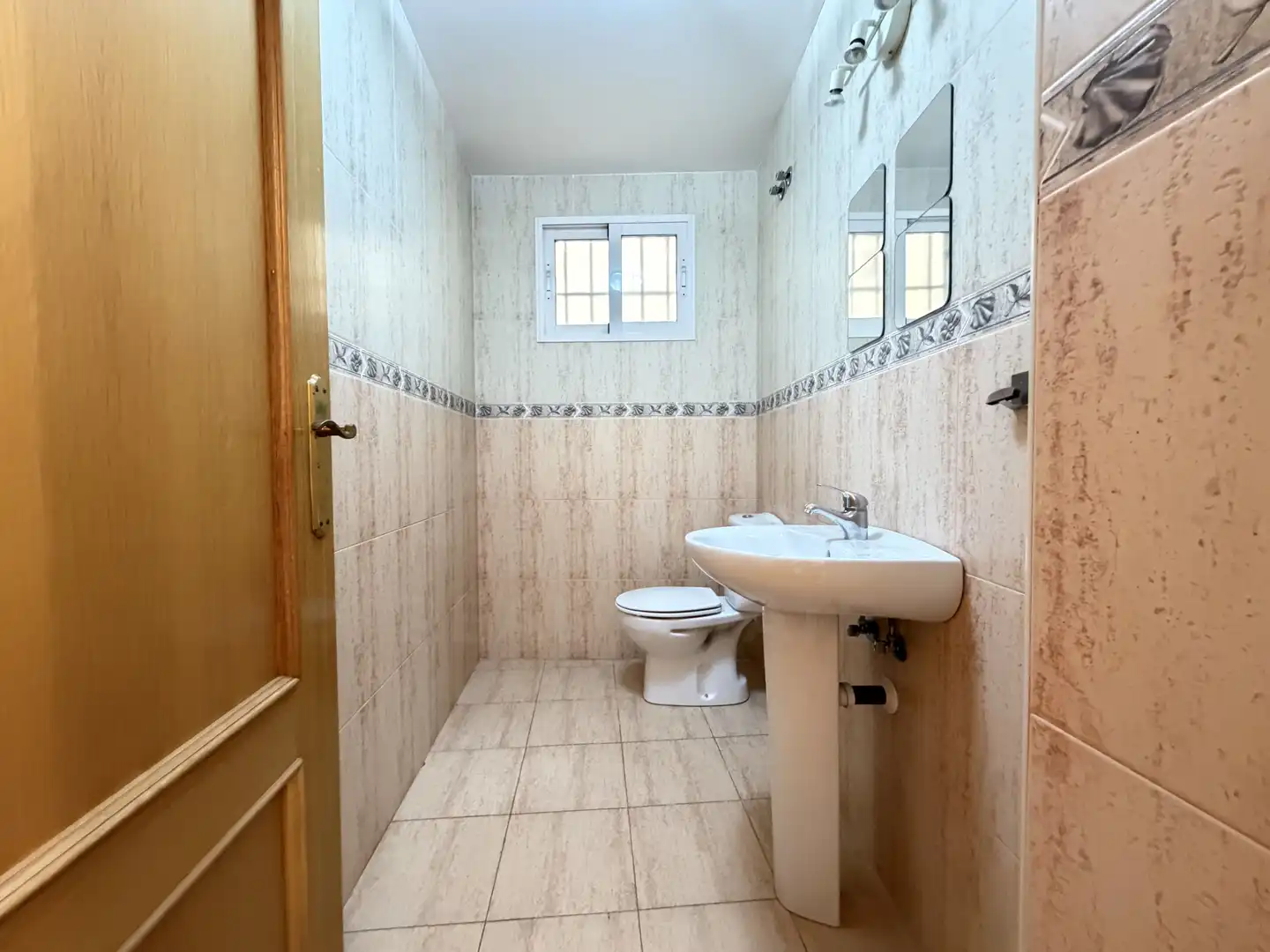 Bathroom of Flat for sale in Abarán  with Air Conditioner and Terrace