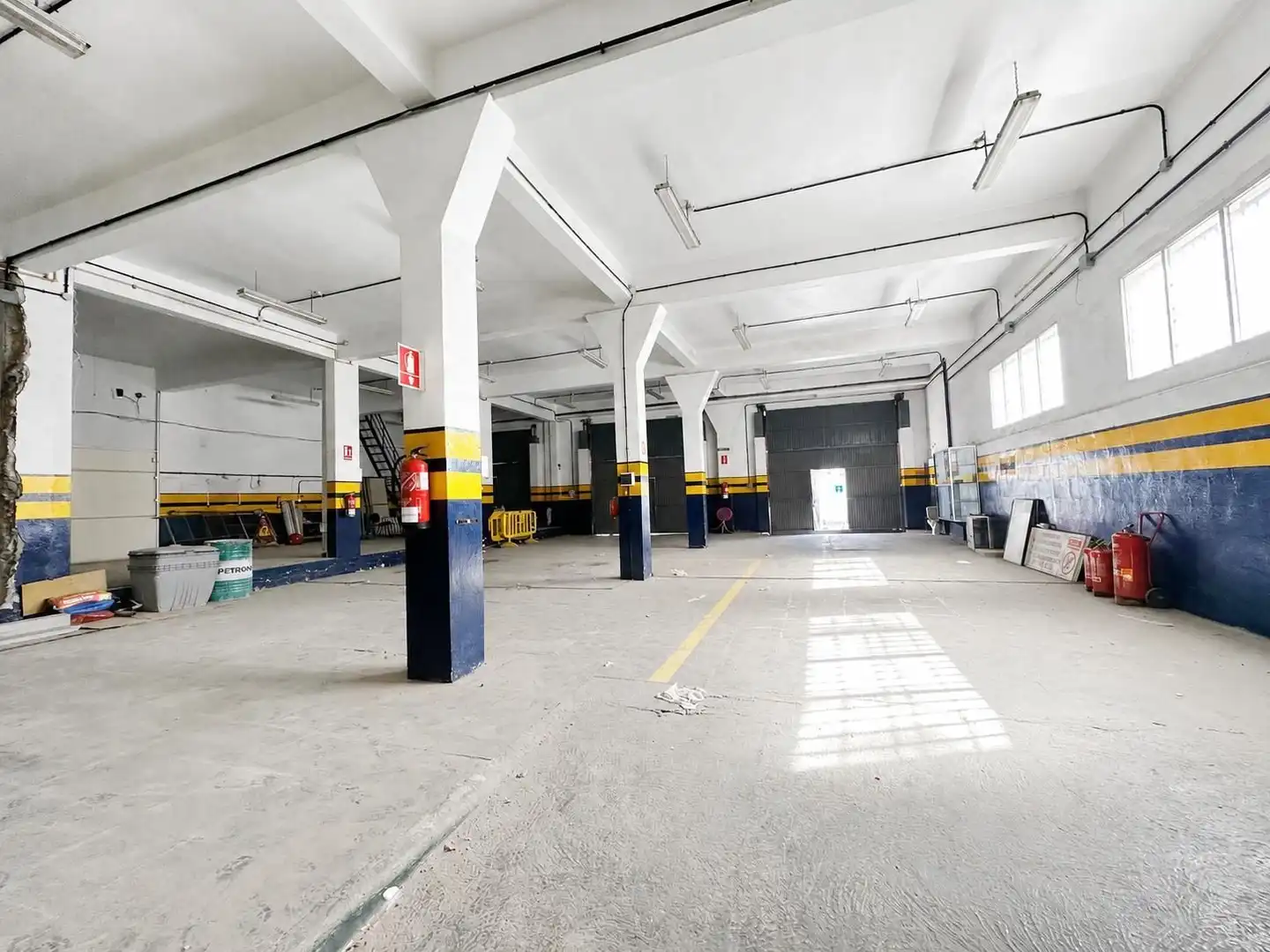Parkplatz von Fabrikhallen zur Miete in Granadilla de Abona