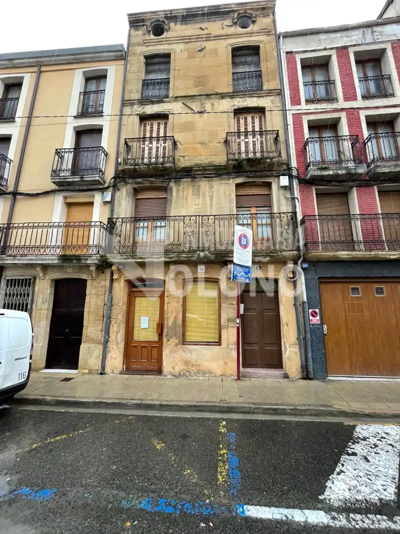 Locale commerciale in vendita a Calle Lucrecia Arana