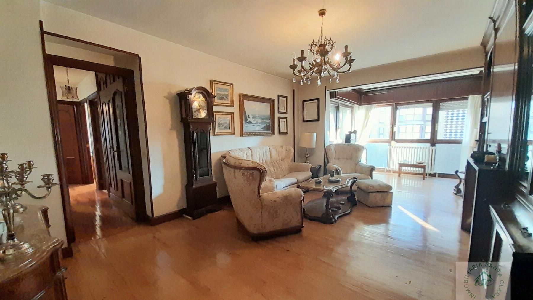 Sala d'estar de Pis en venda en Bilbao  amb Calefacció i Traster