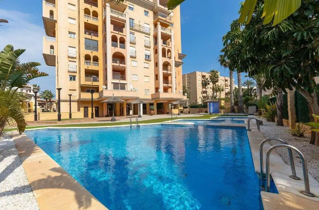 Apartamento con terraza en venta en Playa de los Locos
