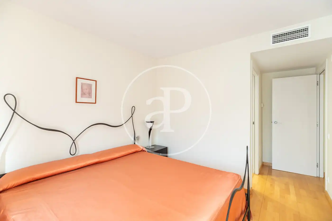 Schlafzimmer von Maisonette zum Verkauf in Barcelona mit Klimaanlage, Heizung und Terrasse