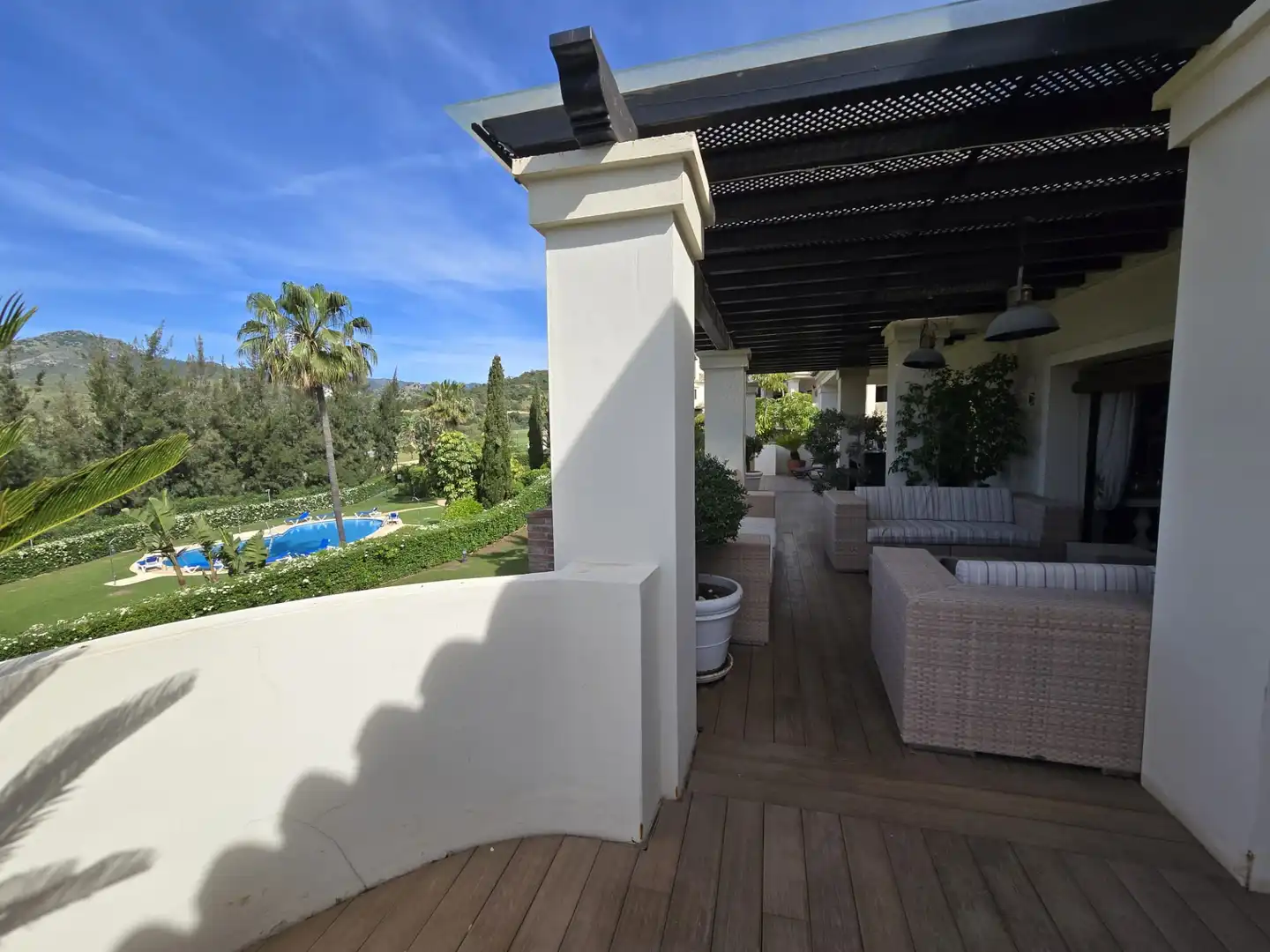 Terraza de Piso en venta en Benahavís con Aire acondicionado, Terraza y Trastero