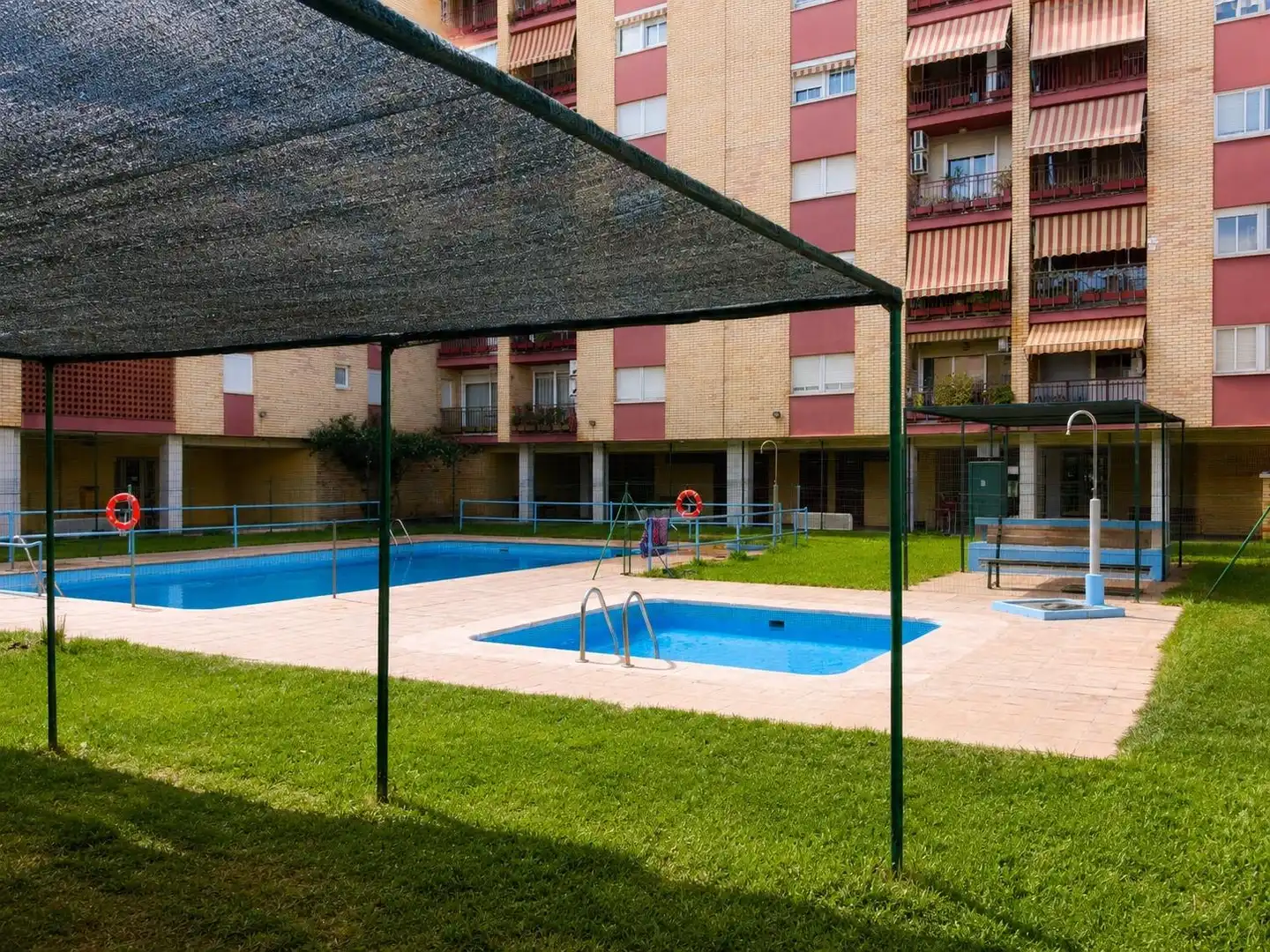 Piscina de Piso en venta en Tarragona con Aire acondicionado, Calefacción y Jardín privado