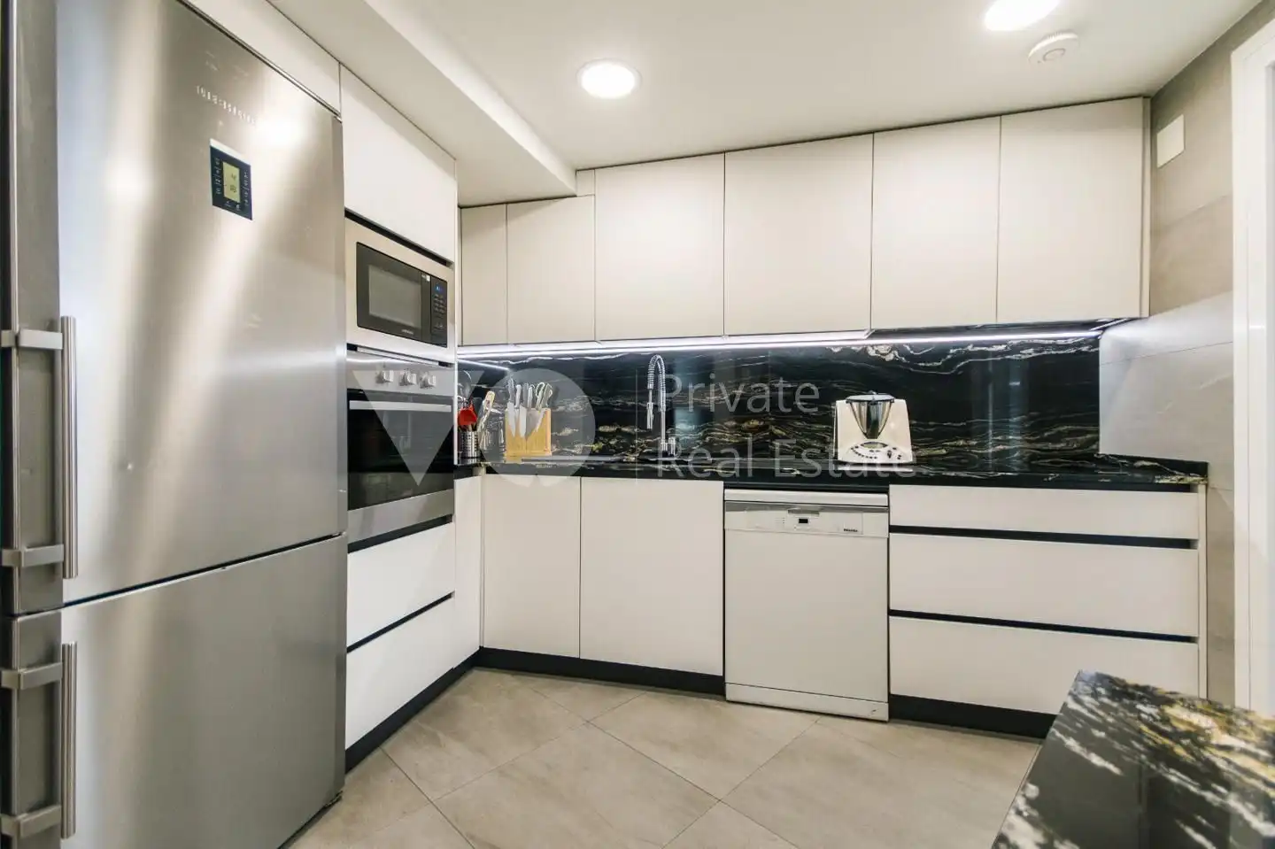 Cocina de Dúplex en venta en Majadahonda con Aire acondicionado, Calefacción y Terraza