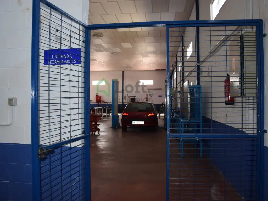 Nau industrial en venda en Badajoz