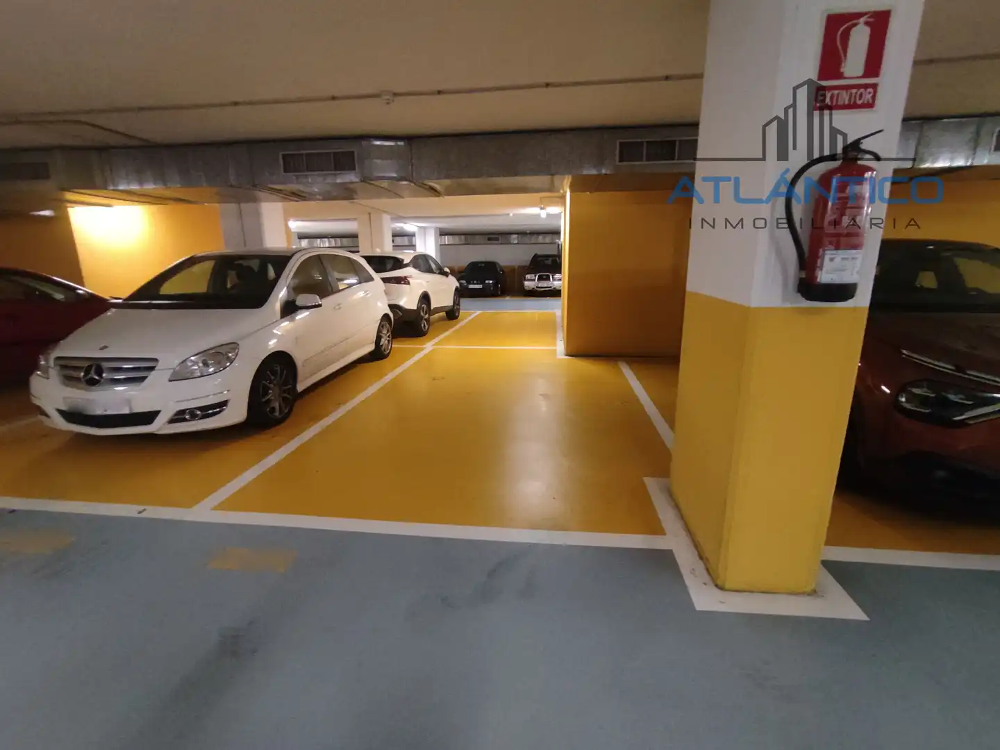 Parking de Piso en venta en A Coruña Capital  con Calefacción, Trastero y Horno