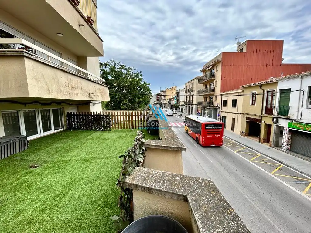 Außenansicht von Wohnung zum Verkauf in Santa Cristina d'Aro mit Heizung und Terrasse