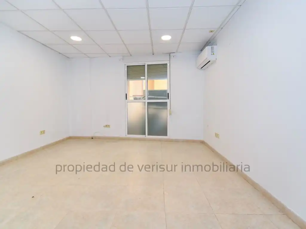Office for rent in Casco Antiguo
