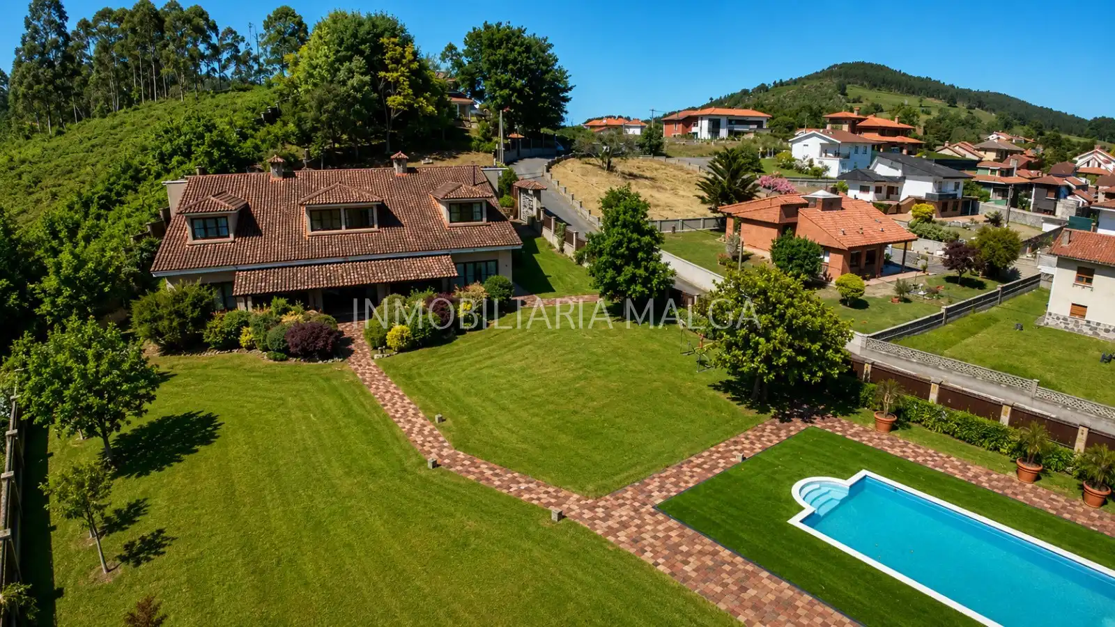 Jardí de Casa o xalet en venda en Colunga amb Calefacció, Jardí privat i Parquet