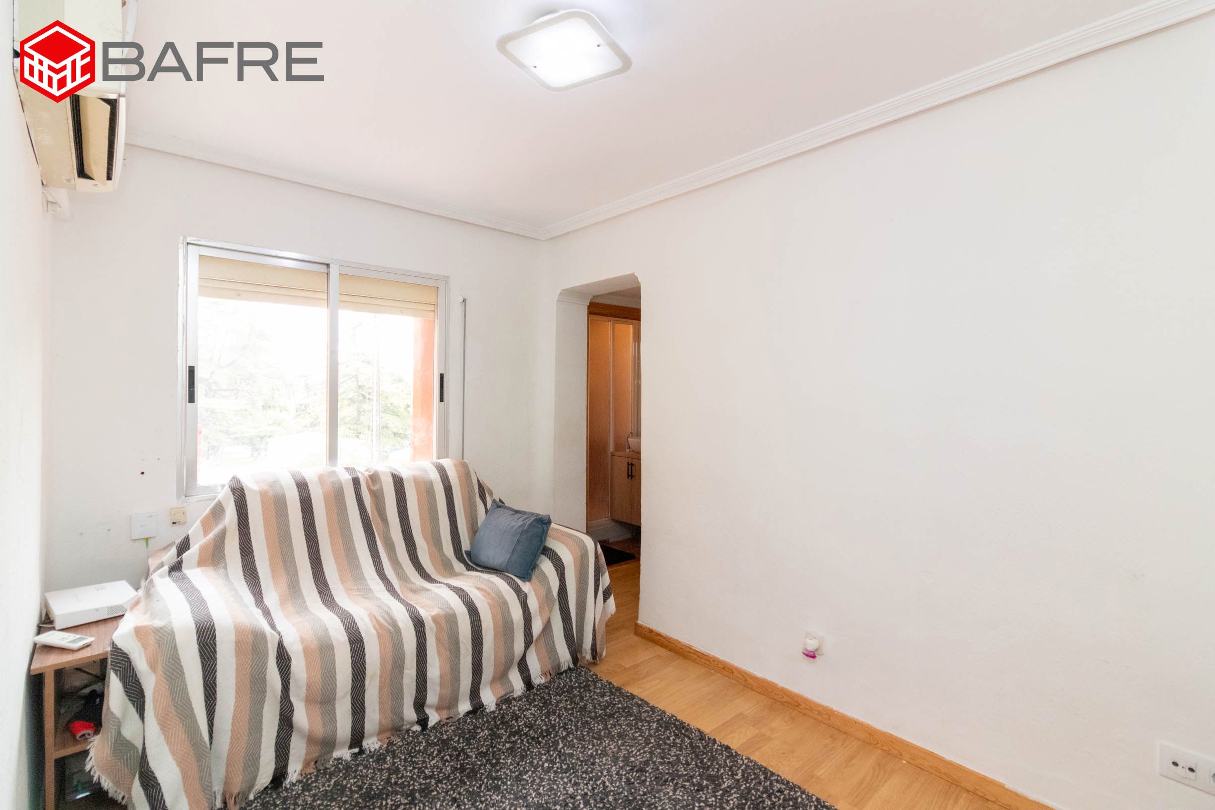 Bedroom of Flat for sale in  Madrid Capital