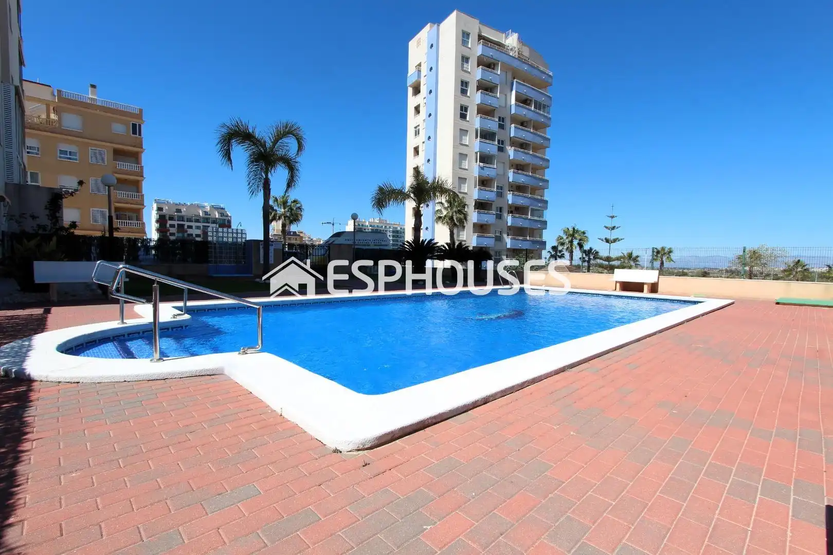 Piscina de Apartamento en venta en Guardamar del Segura con Aire acondicionado, Terraza y Amueblado