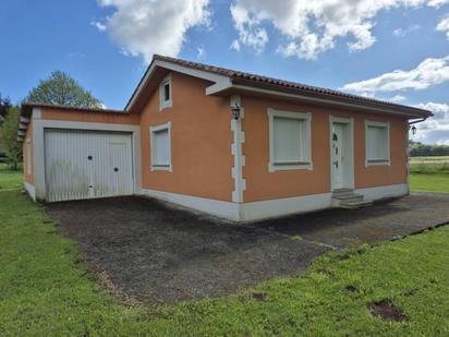 Exterior view of House or chalet for sale in Sobrado (A Coruña)