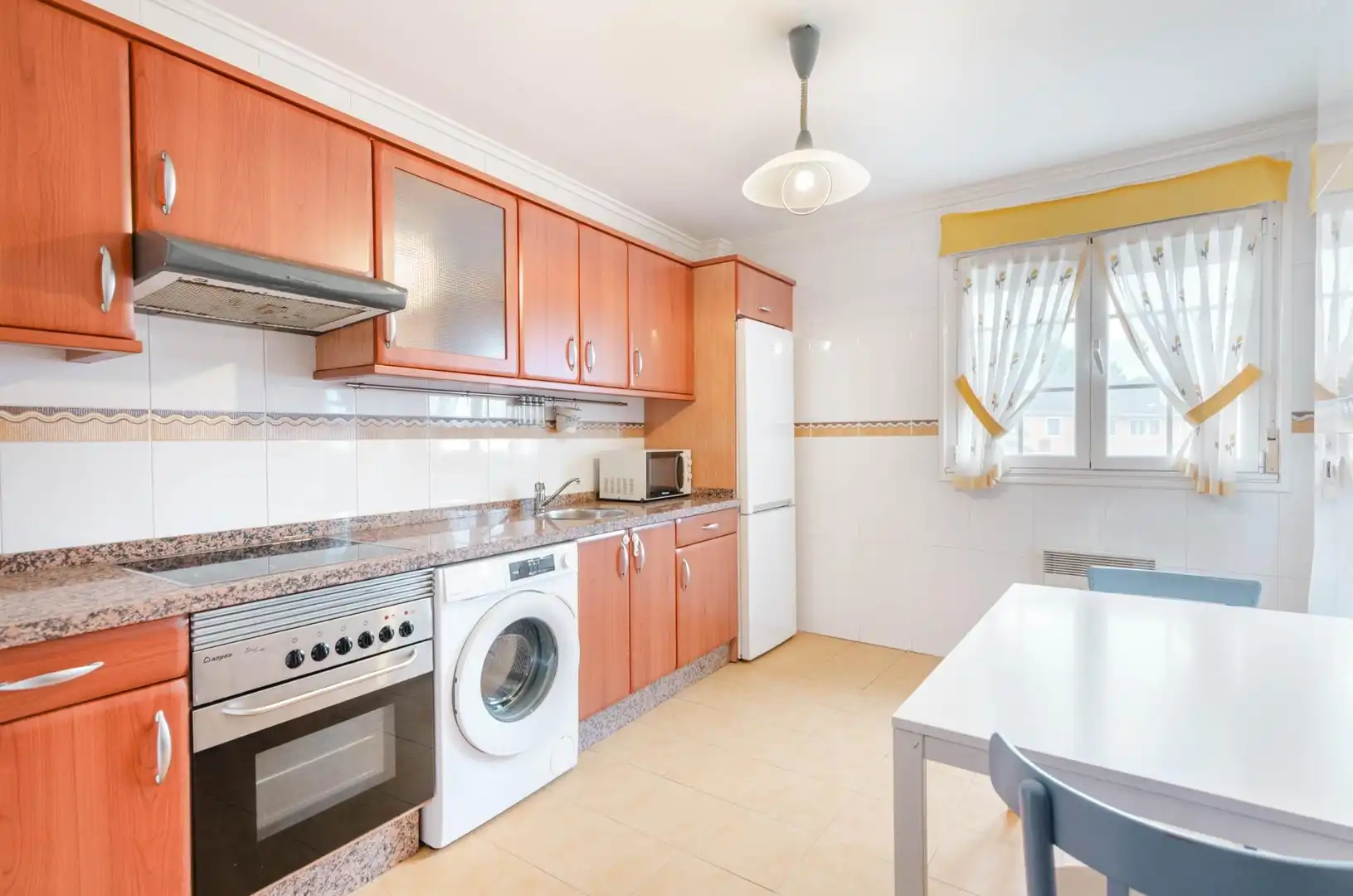 Cocina de Piso en venta en Mieres (Asturias) con Calefacción, Amueblado y Balcón