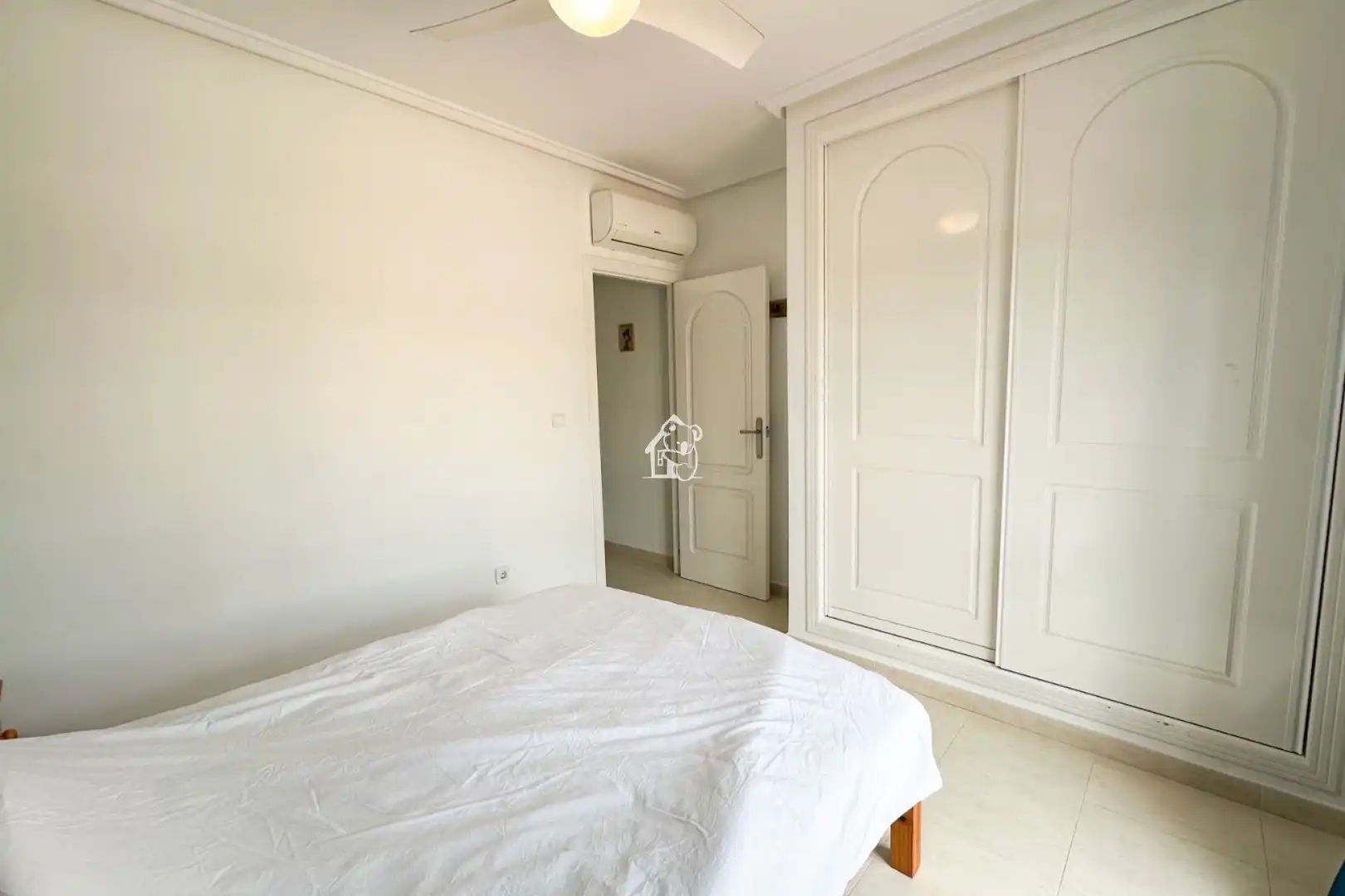 Habitación de Apartamento de alquiler en Rojales con Aire acondicionado, Terraza y Piscina
