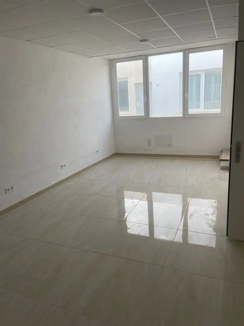 Habitación de Oficina de alquiler en  Palma de Mallorca con Aire acondicionado y Calefacción