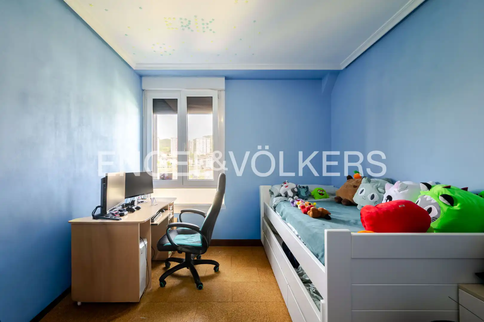 Habitación de Piso en venta en Donostia - San Sebastián  con Calefacción y Balcón