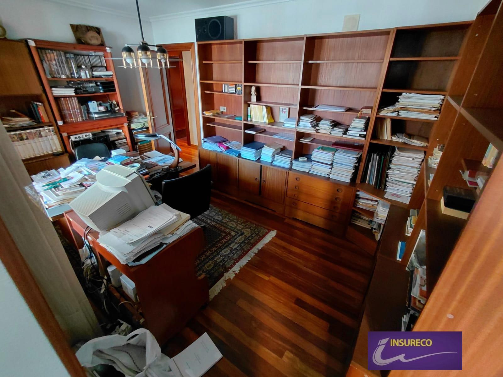 Pis en venda en León Capital  amb Calefacció, Terrassa i Traster