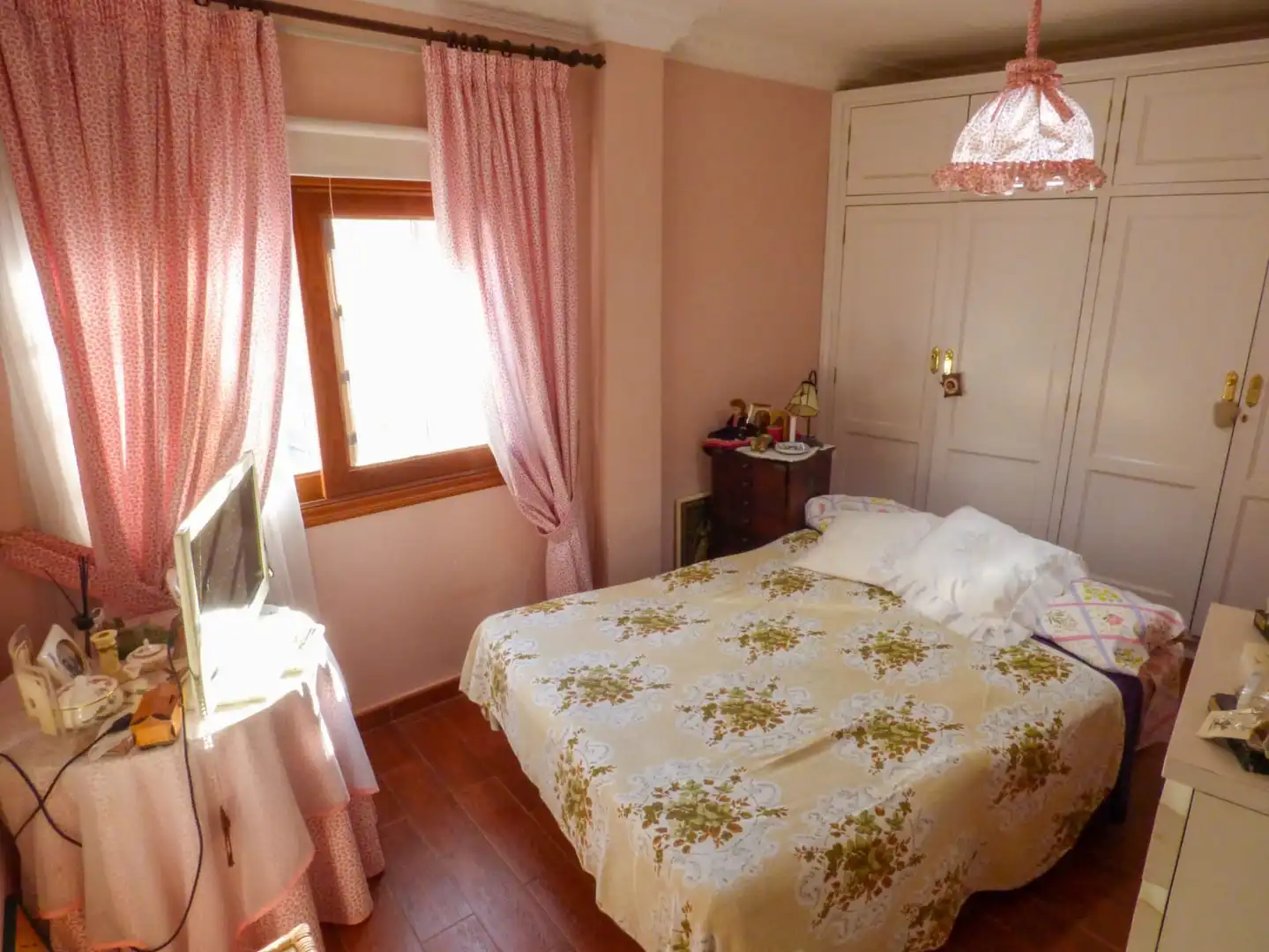 Dormitori de Casa o xalet en venda en San Cristóbal de la Laguna amb Traster, Forn i Microones