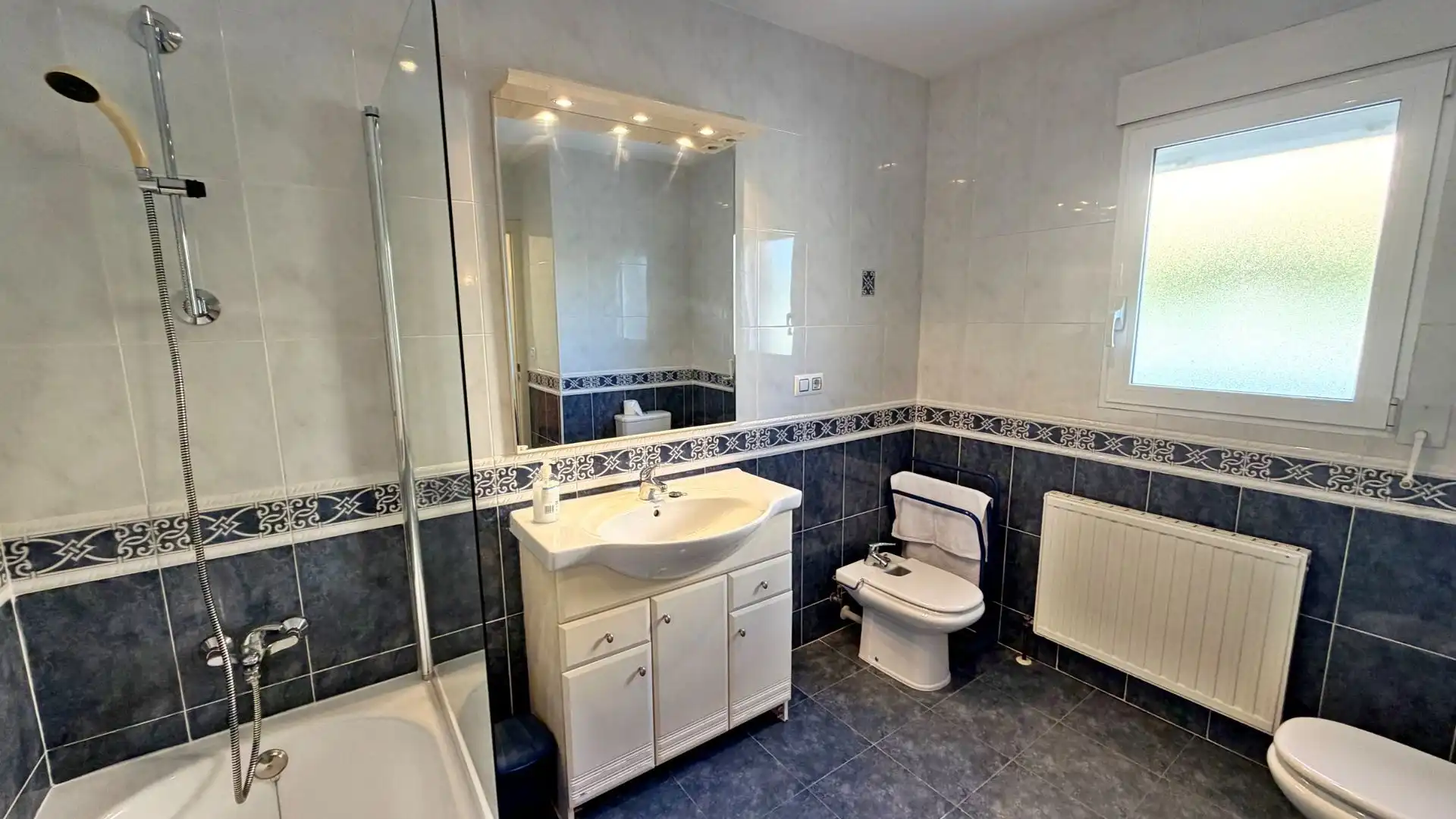 Baño de Casa o chalet en venta en El Verger con Aire acondicionado, Calefacción y Jardín privado