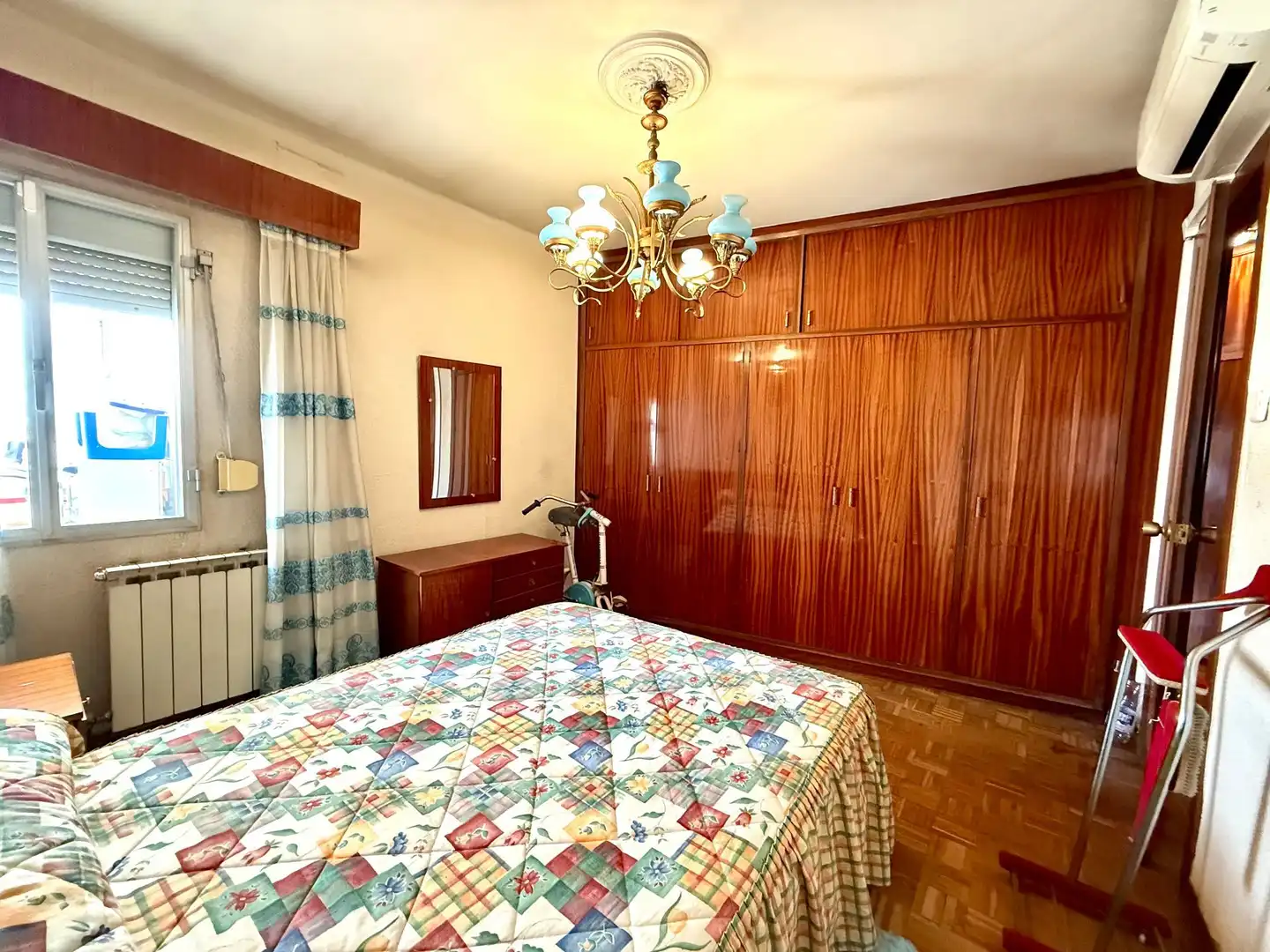Schlafzimmer von Wohnung zum Verkauf in Madrid mit Klimaanlage und Heizung
