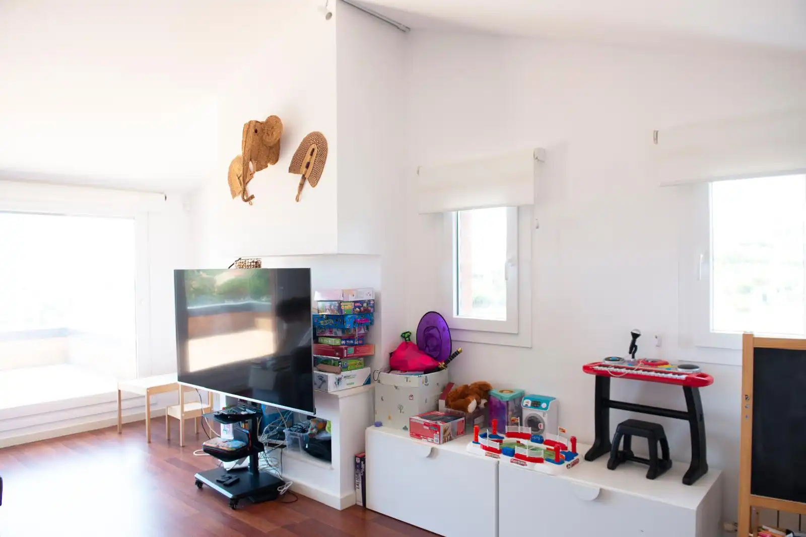 Sala de estar de Casa o chalet en venta en Alella con Aire acondicionado, Calefacción y Jardín privado