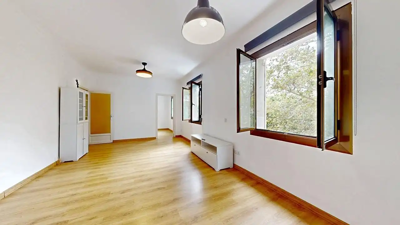 Sala d'estar de Pis en venda en Barcelona amb Parquet
