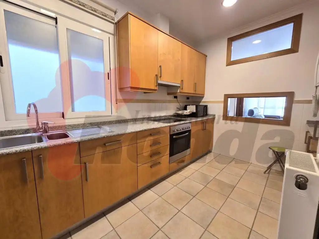 Apartament de lloguer a Rua Doutor Castro, Centro - Recinto Amurallado