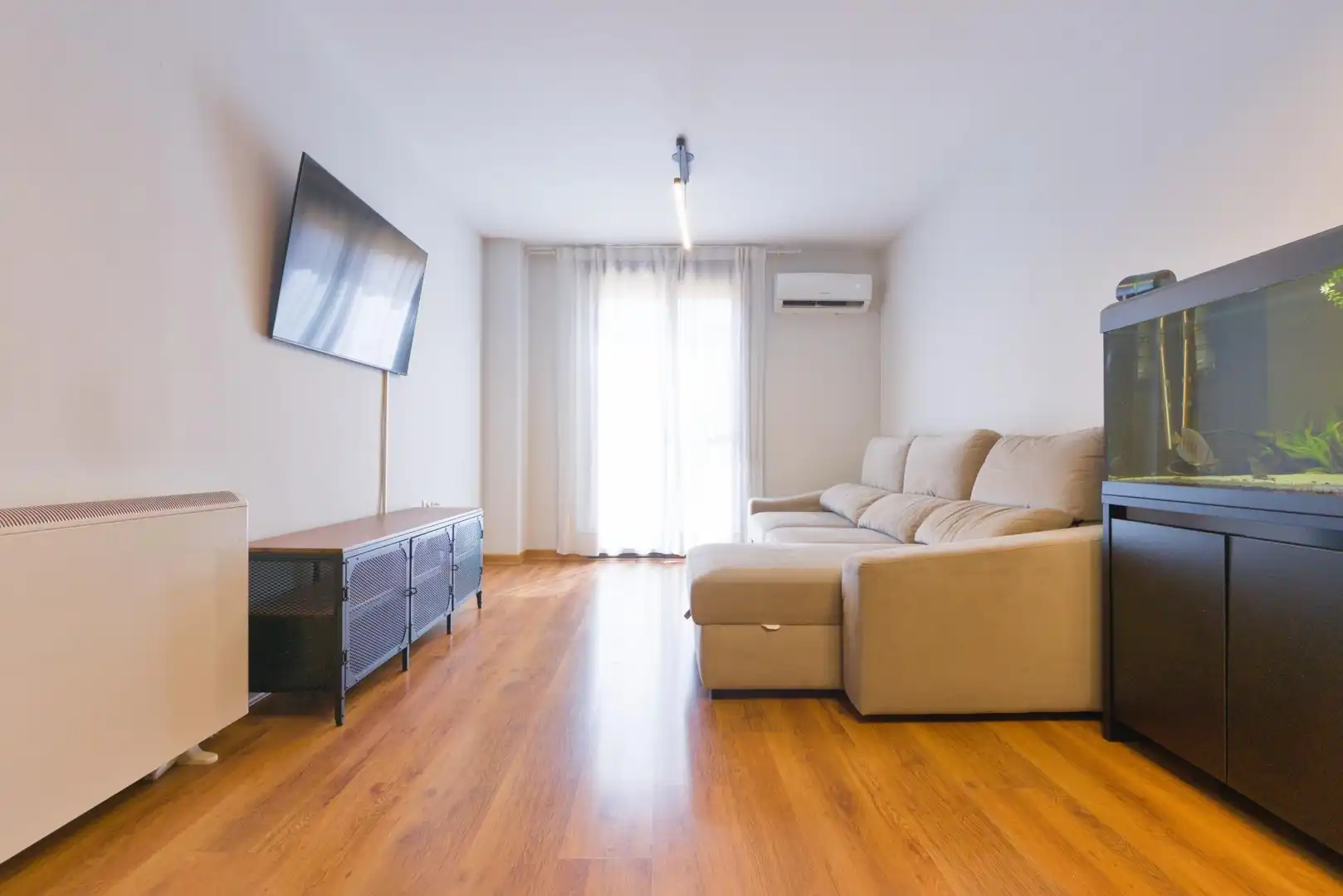 Living room of Flat for sale in Armilla  with Air Conditioner, Heating and Storage room