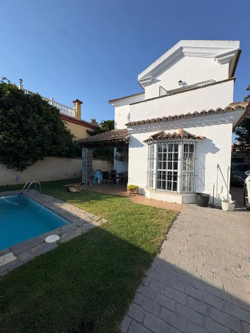Jardí de Casa o xalet en venda en Sanlúcar de Barrameda amb Aire condicionat, Jardí privat i Piscina