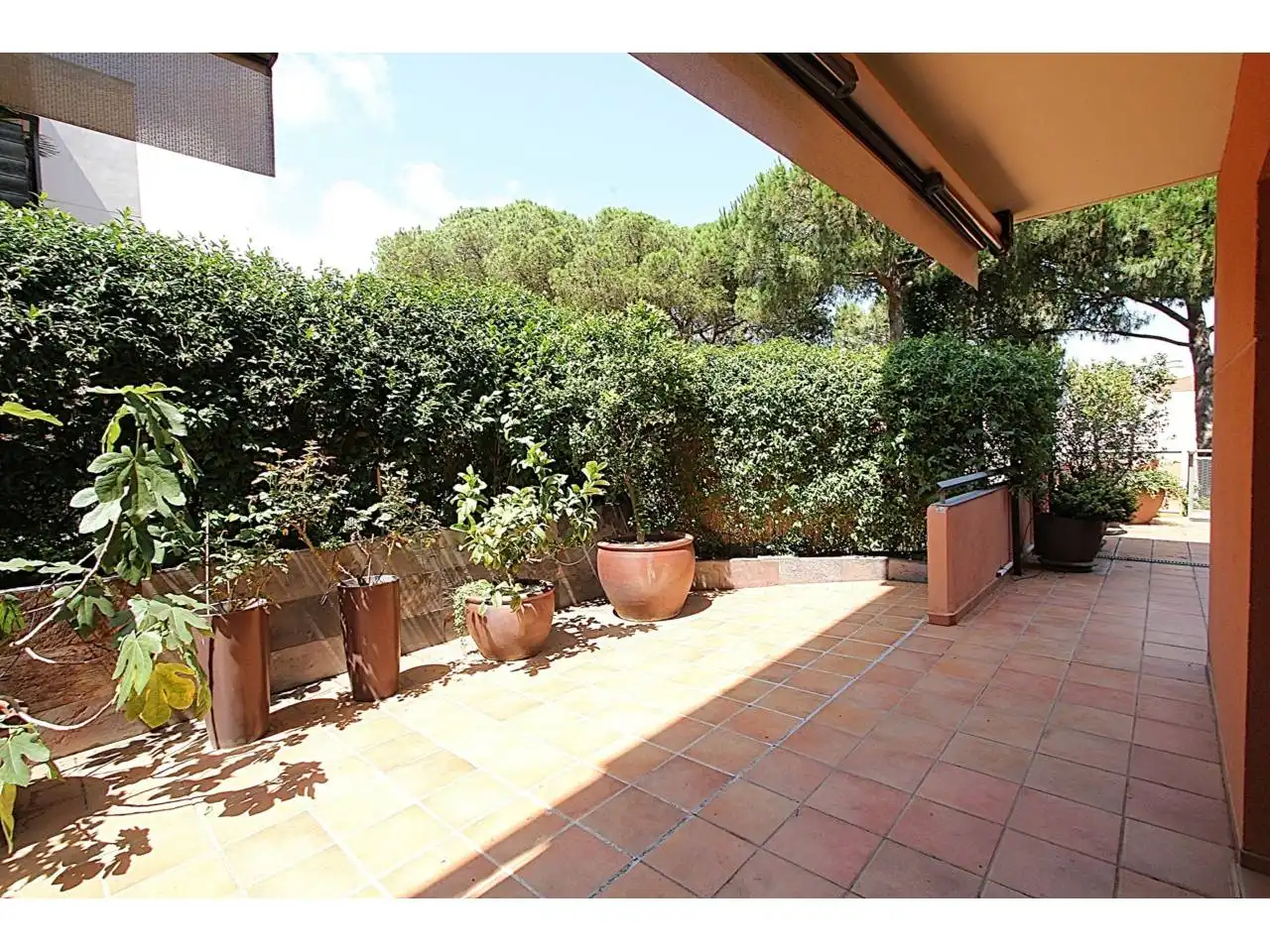 Terrasse von Wohnung zum Verkauf in Lloret de Mar mit Klimaanlage, Heizung und Privatgarten