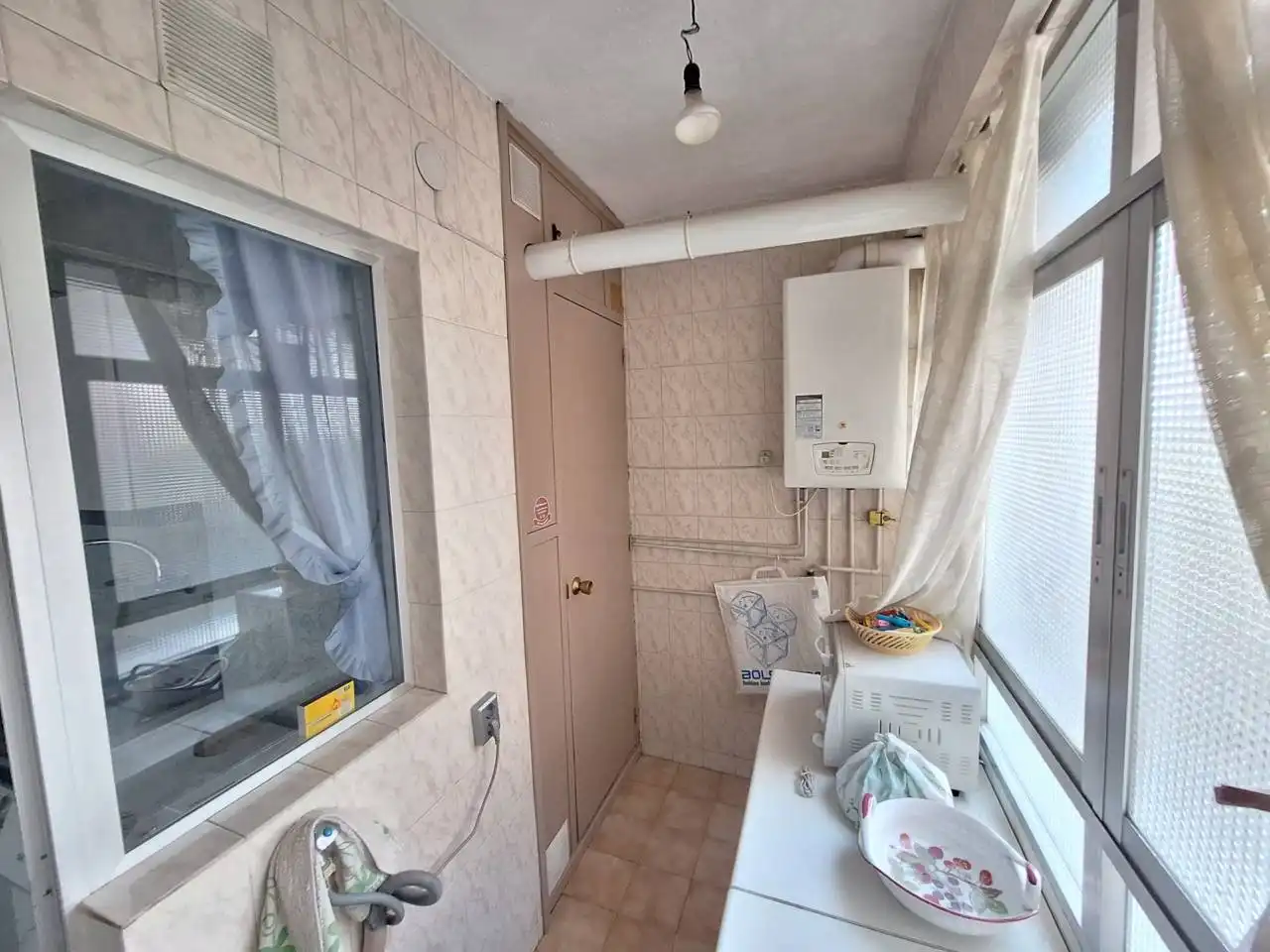 Bathroom of Flat for rent in Fuenlabrada  with Air Conditioner, Heating and Storage room