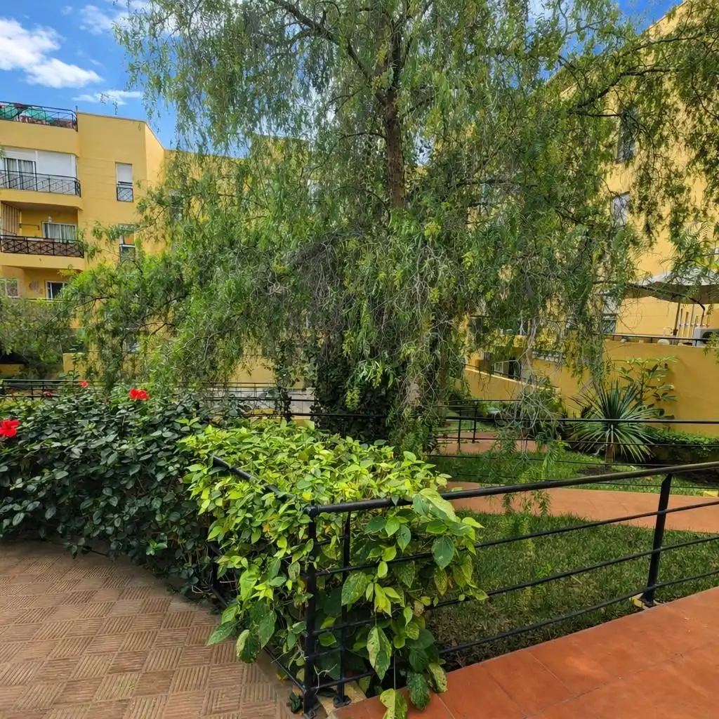 Außenansicht von Wohnungen zum Verkauf in Arona mit Privatgarten, Terrasse und Alarm