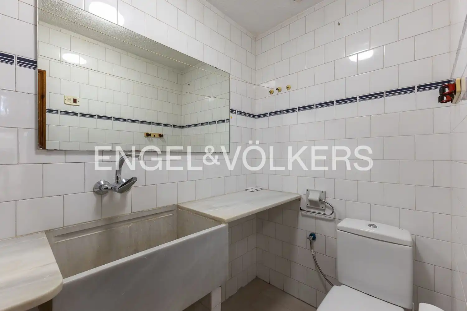 Baño de Casa o chalet de alquiler en Paterna con Aire acondicionado, Calefacción y Jardín privado