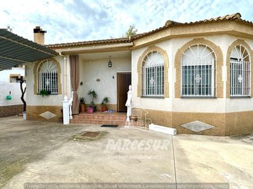 Casa amb piscina en venda a Periurbano Oeste - Sierra
