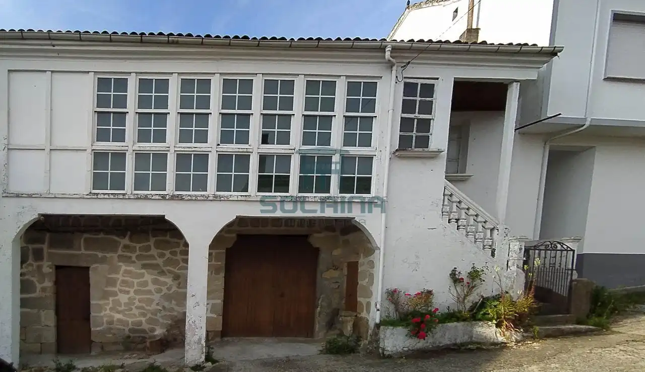Vista exterior de Casa o xalet en venda en Xunqueira de Espadanedo amb Jardí privat i Terrassa