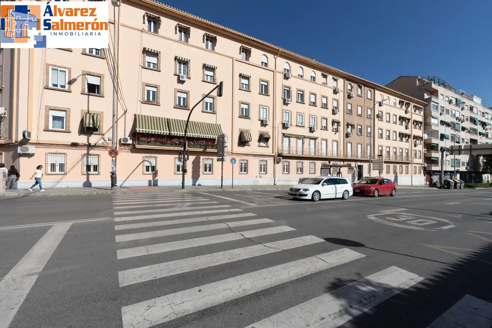 Außenansicht von Wohnung zum Verkauf in Granada mit Klimaanlage und Heizung