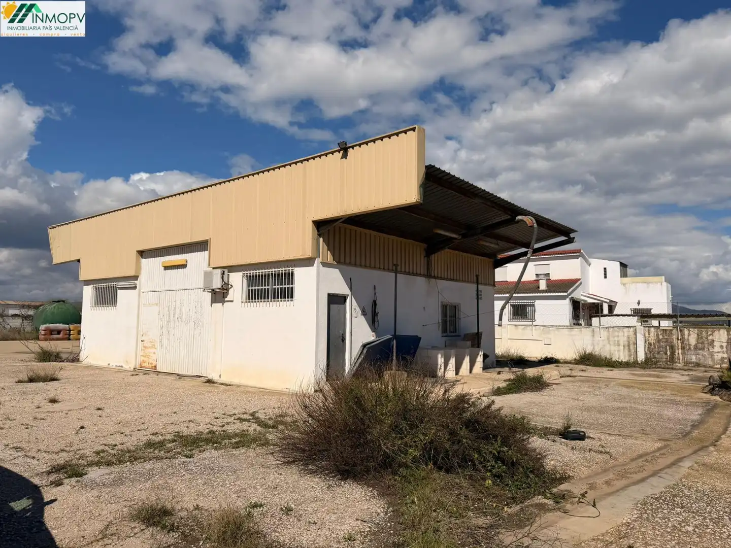 Vista exterior de Nau industrial en venda en Vinaròs
