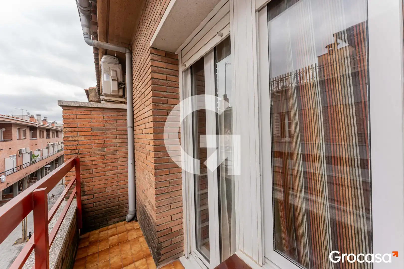 Terraza de Casa adosada en venta en Cornellà de Llobregat con Aire acondicionado, Calefacción y Trastero
