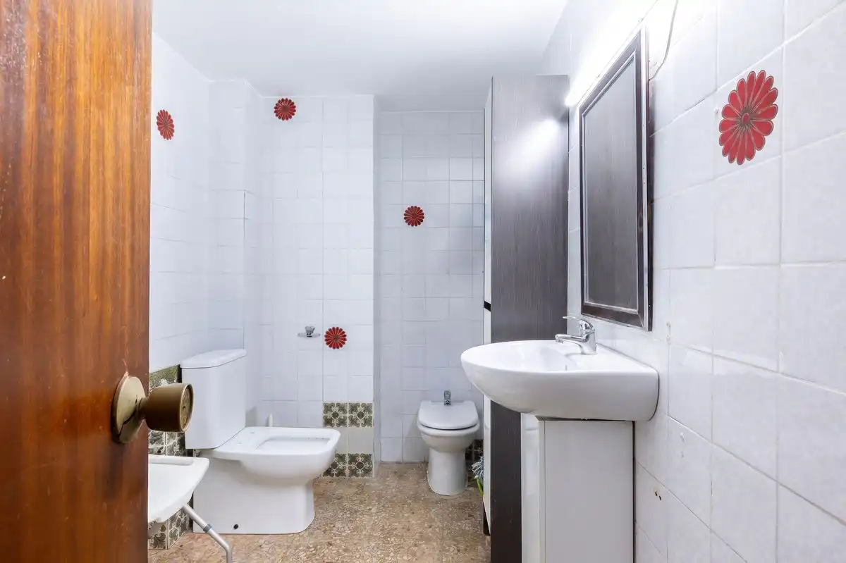 Bathroom of Ground floor for sale in Museros  with Heating, Terrace and Balcony
