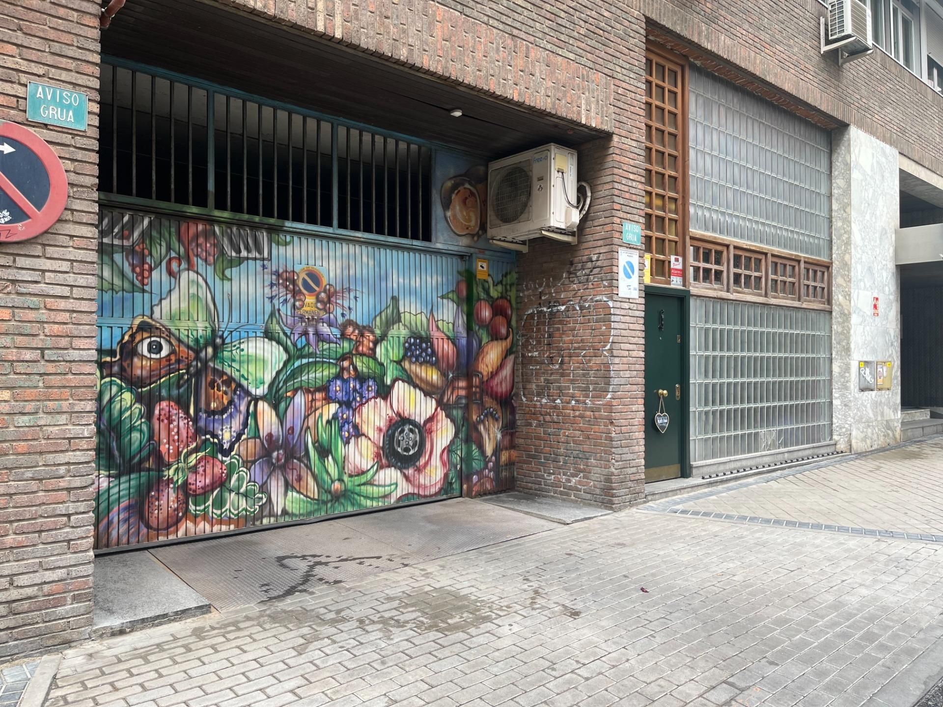 Exterior view of Garage for sale in  Madrid Capital