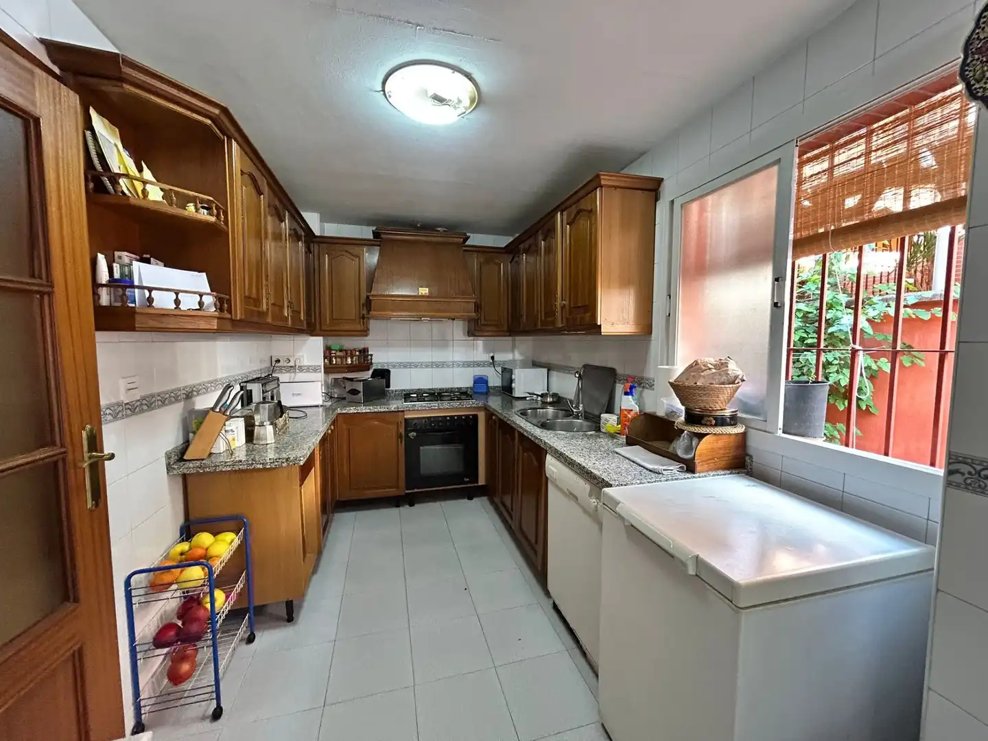 Cocina de Casa adosada en venta en Granada con Aire acondicionado, Calefacción y Terraza