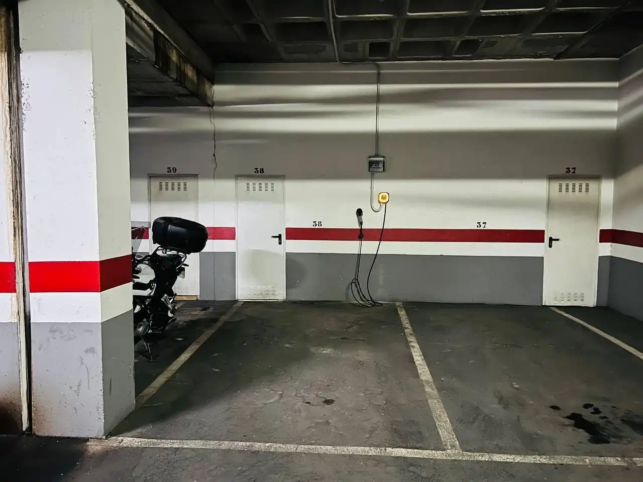Parking de Piso en venta en Alicante / Alacant con Aire acondicionado, Calefacción y Jardín privado