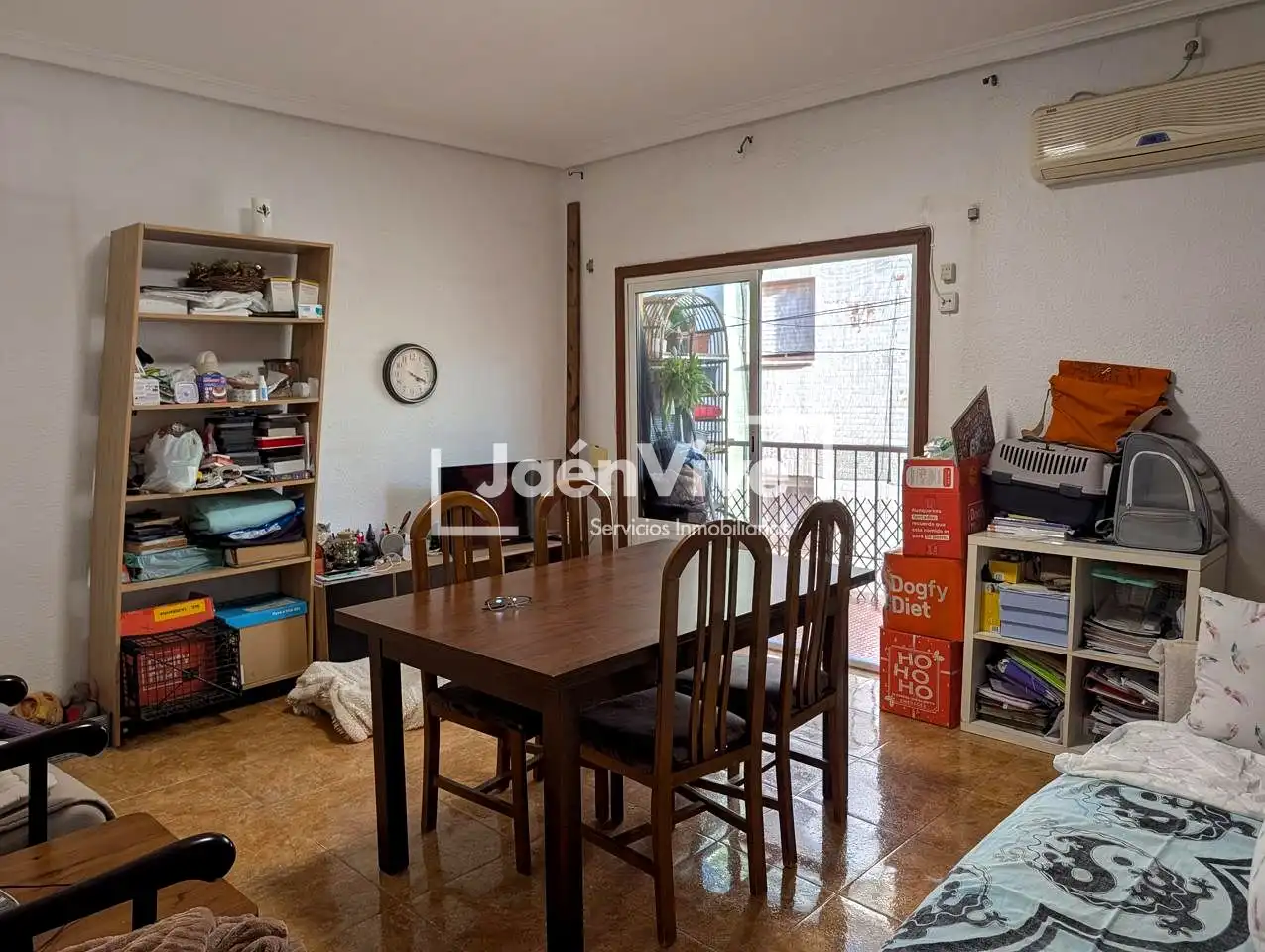 Sala d'estar de Pis en venda en Linares amb Aire condicionat, Terrassa i Moblat