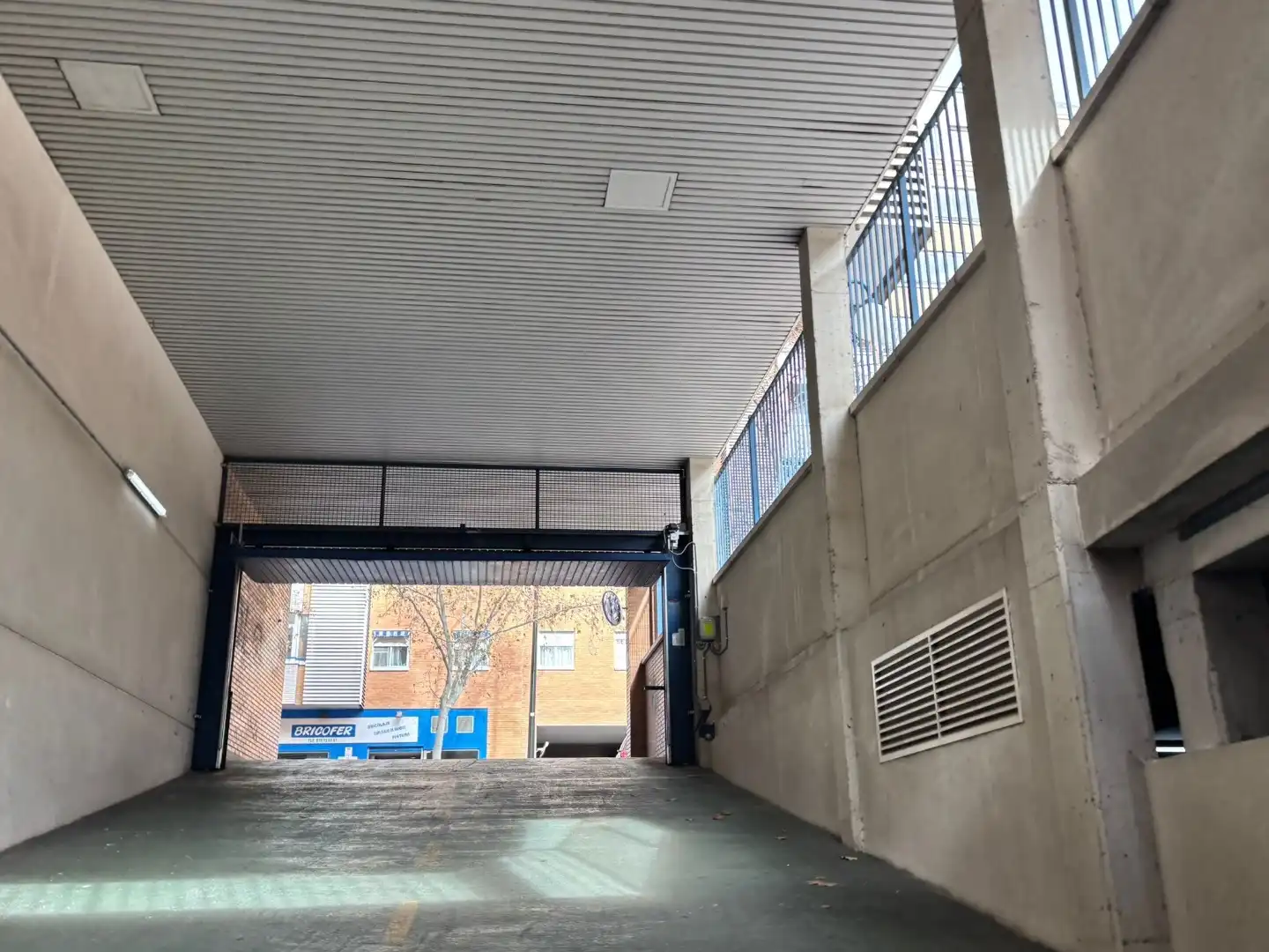 Garage zur Miete in Zaragoza