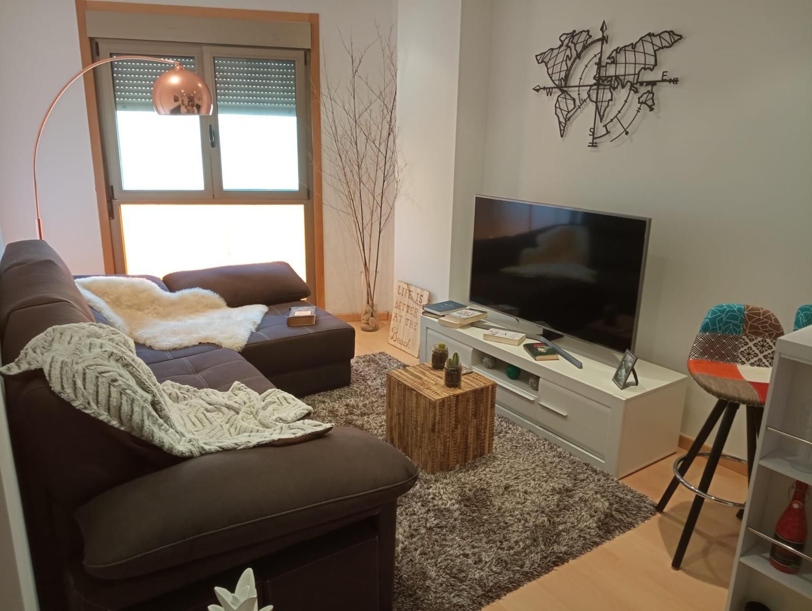Sala de estar de Apartamento en venta en Sanxenxo con Calefacción, Parquet y Terraza