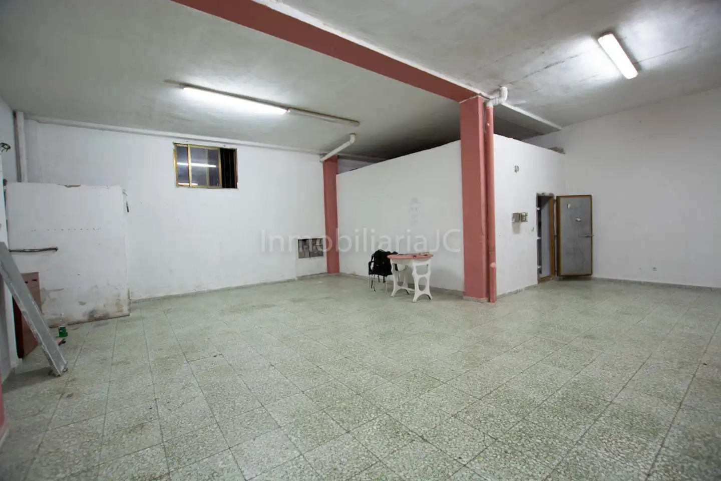 Local comercial en venda a Ampuero, imagen 3