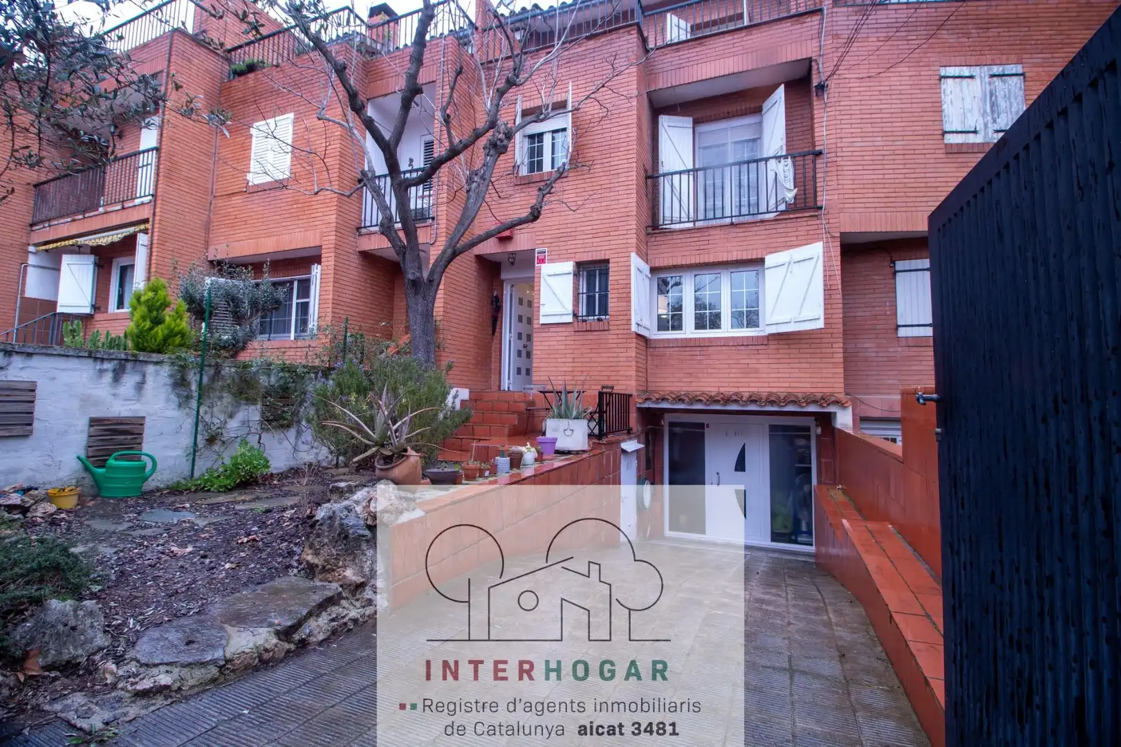 Exterior view of Houses for sale in Cerdanyola del Vallès