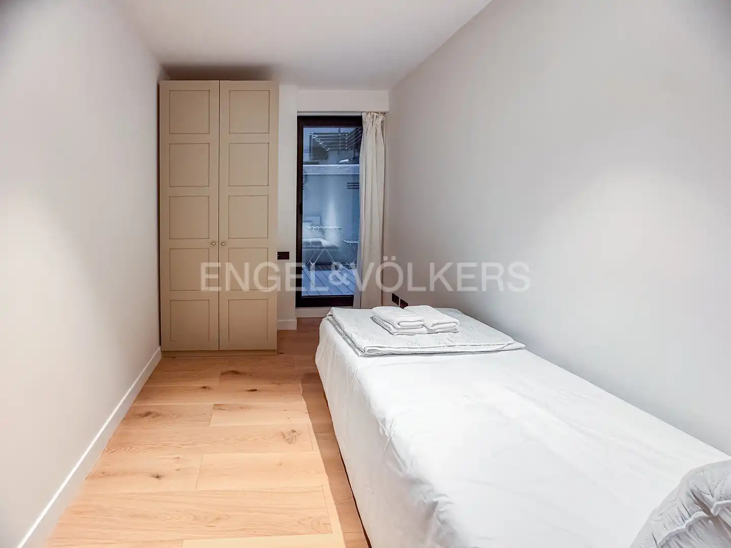 Bedroom of Flat for rent in Barcelona  with Air Conditioner, Heating and Parquet flooring