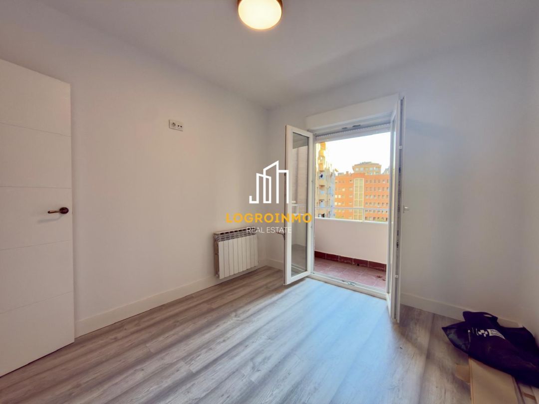 Flat for sale in Calle Villamediana, Gran Via, Centro